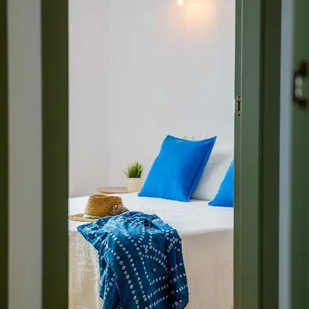 Edificio Manuel De Falla Apartment *